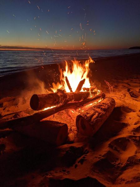 Beach-bonfire4