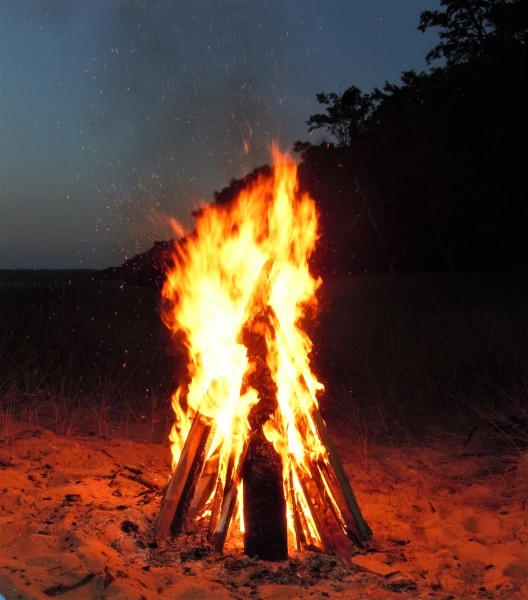 Beach-bonfire6